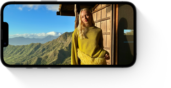 iPhone 17e mostrato di fronte, display Super Retina XDR